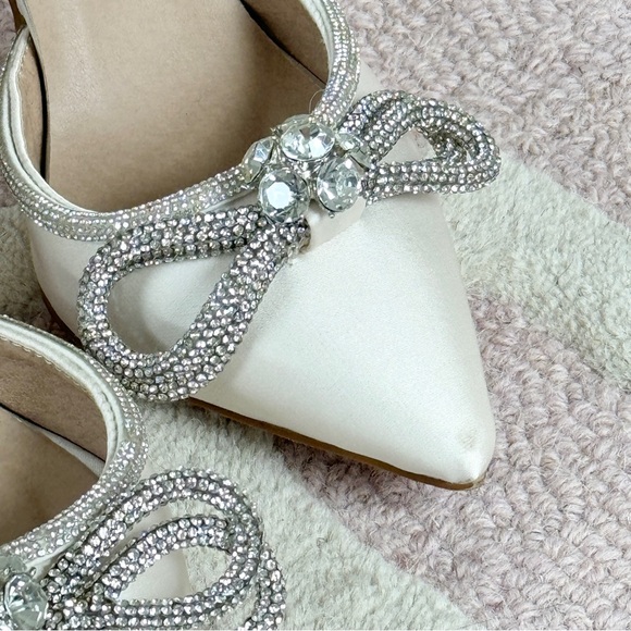 🥚 IVORY BRIDAL RHINESTONE SPARKLY GEM BOW ANKLE STRAP SATIN POINTED TOE HEELS - Picture 4 of 7